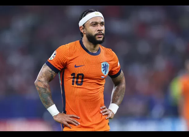 Meulensteen advises Netherlands to play Man United target instead of Depay against England.