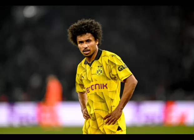 Chelsea is pursuing a £25m deal for a player from Borussia Dortmund and has begun discussions.