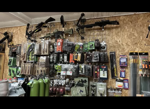 What are the regulations for using crossbows in the UK?