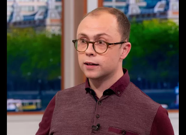 Joe Tracini is struggling with the negative voice in his head that constantly criticizes him.