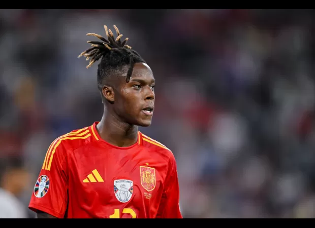 Sports team Athletic Bilbao expresses anger towards potential transfer of player Nico Williams to Chelsea, Arsenal, or Barcelona.