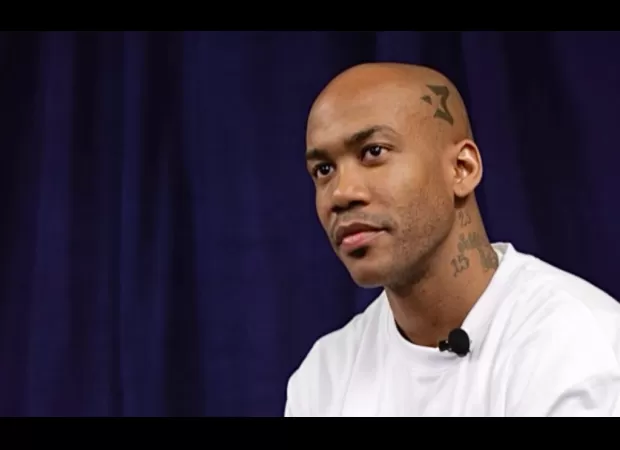 NBA player Stephon Marbury starts new eyewear company with color-changing glasses.