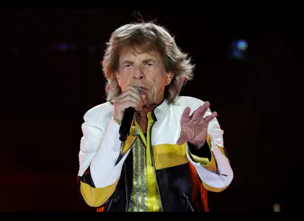 80-year-old Mick Jagger received a negative reaction from the crowd after making a daring comment during his performance.