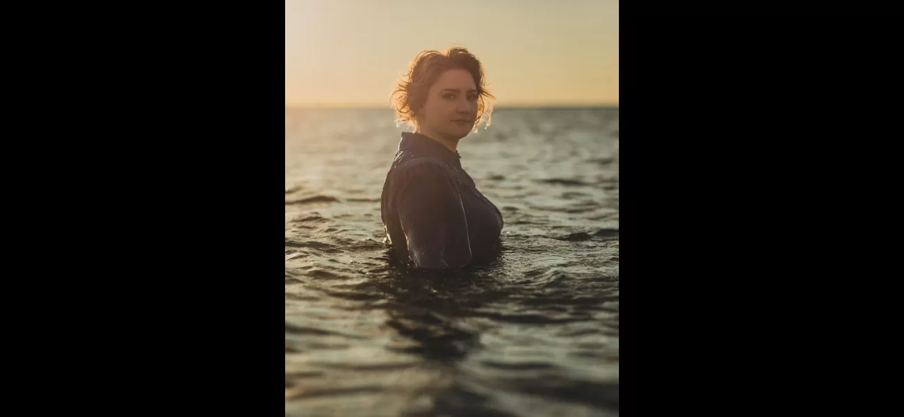 Comedian Laura Davis spends her evenings walking and writing.