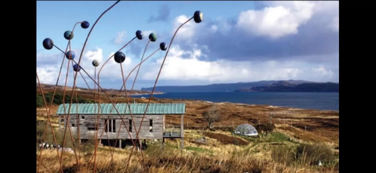 An exhibition of Lotte Glob's work in Ullapool received positive reviews.