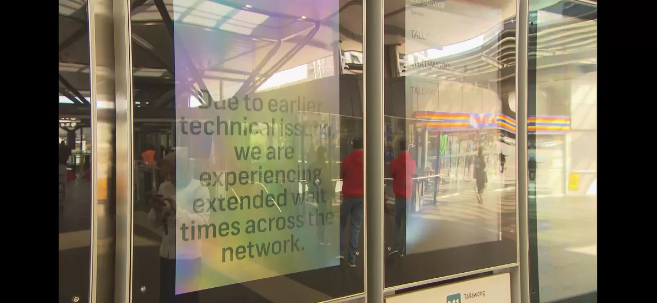 Sydney train passengers trapped underground for 2 hours due to 'signalling' problem.