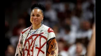 Staley speaks out about unequal pay at ESPY Awards.