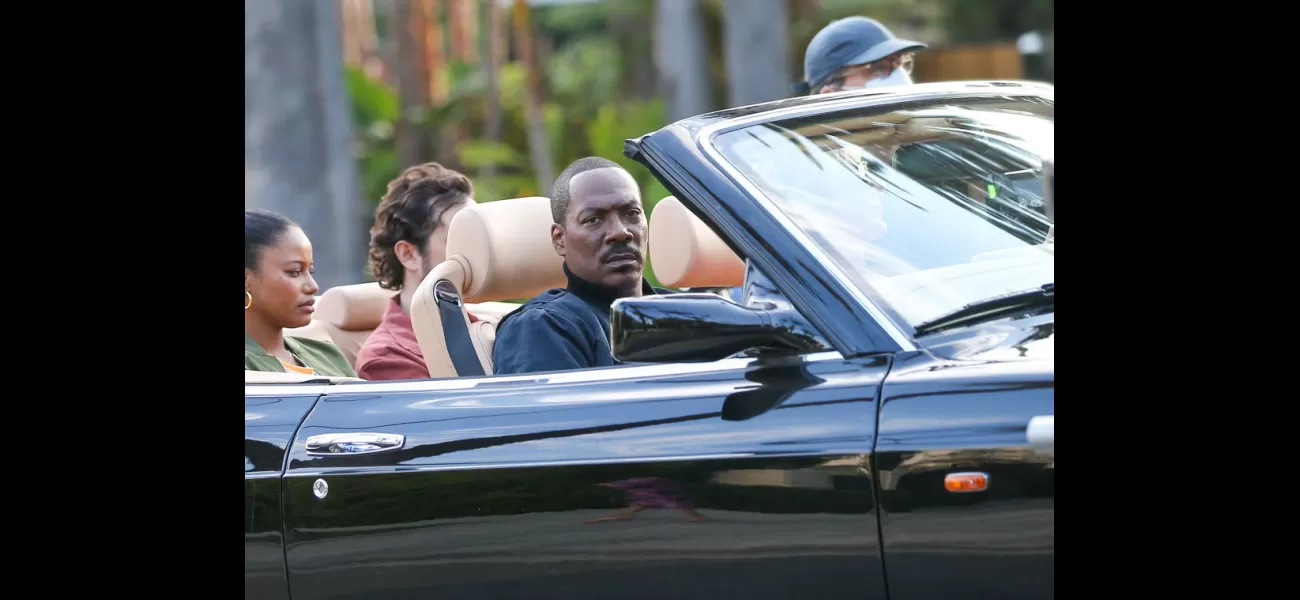 Eddie Murphy finally gets married after a long 6-year engagement.