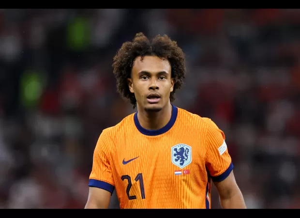 Zirkzee hints at joining Manchester United.