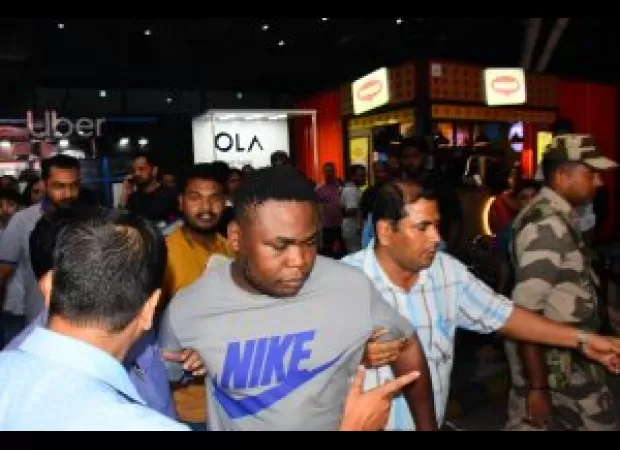 Three people, including Nigerians, arrested for defrauding Rs 2.65 crore.