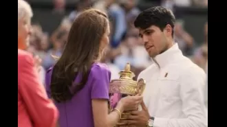 Alcaraz defeats Djokovic in Wimbledon final, securing fourth major win in a row.