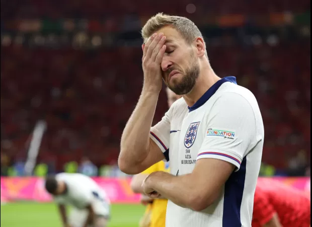 Southgate discusses reasoning behind substituting Kane during Euro 2024 final.