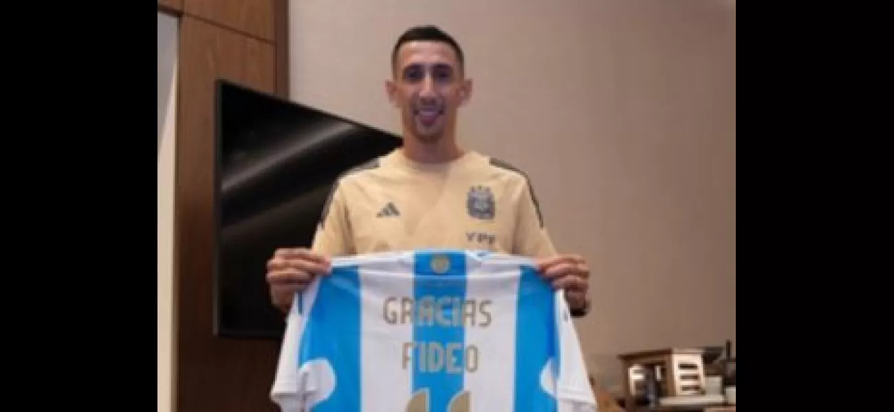 Di Maria retires from playing for his national team.