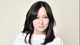 Actress Shannen Doherty, known for her roles in Beverly Hills, 90210 and Charmed, passes away at the age of 53.