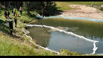 Five individuals in car fall into scorching acidic lake at park.