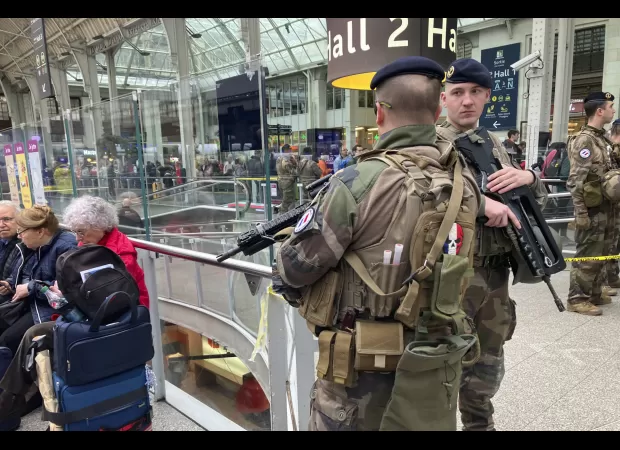 Just before the Olympic Games begin, a soldier was stabbed in central Paris.
