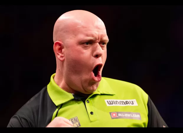 Van Gerwen beats Littler in exciting first round match at World Matchplay.