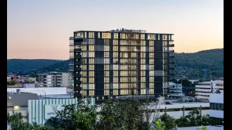 A large construction company worth $400 million goes bankrupt and closes down.