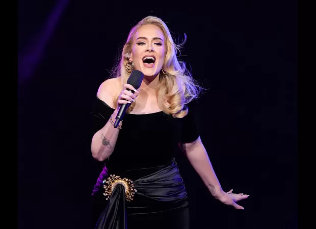 Adele announces difficult news about her career and confesses her dislike for fame.