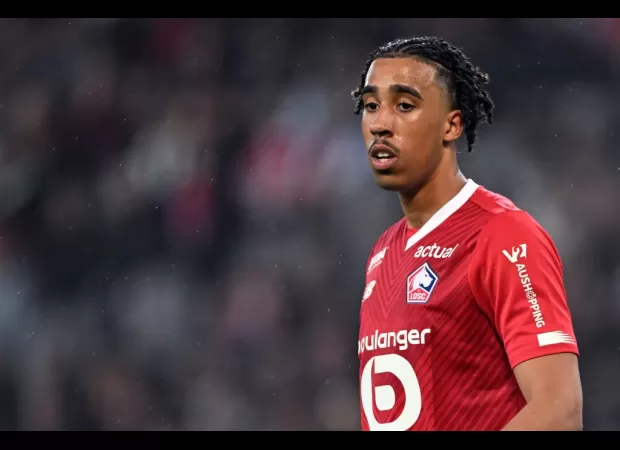Leny Yoro is a highly sought-after player, and Manchester United is determined to secure him as the next William Saliba.