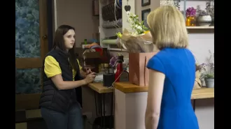 Another member of the cult has been revealed as Rowan manages to manipulate another victim in Coronation Street.
