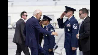 Biden contracts COVID-19.