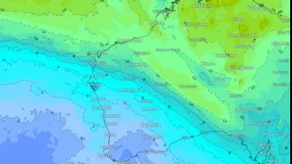 A strong polar storm will bring precipitation, hail, and strong winds to the western coast.