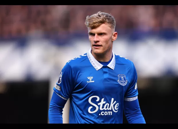 Everton reacts to Man Utd's decision to sign Leny Yoro instead of Jarrad Branthwaite.