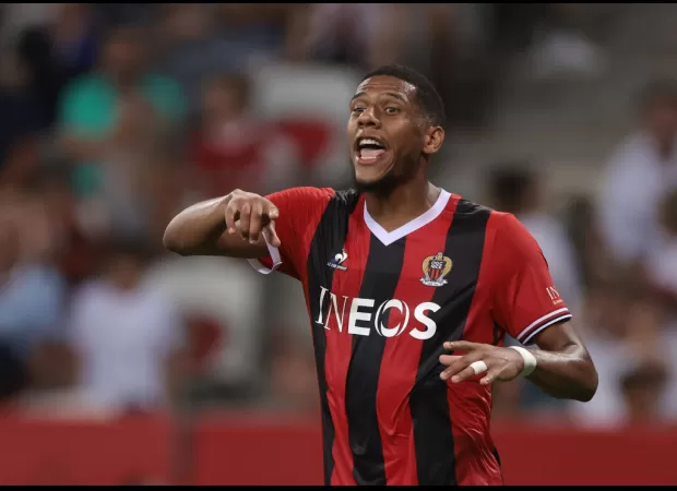 West Ham accepted bid for ex-Man Utd target, but player wants to move elsewhere.