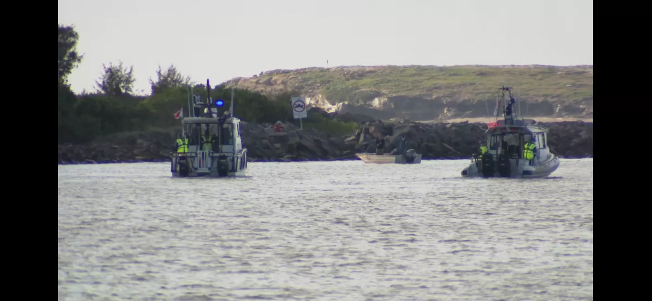 Body discovered in Lake Macquarie, 14 days after boat overturns.