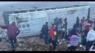 Two buses collide in New Zealand, causing injuries to 15 individuals.