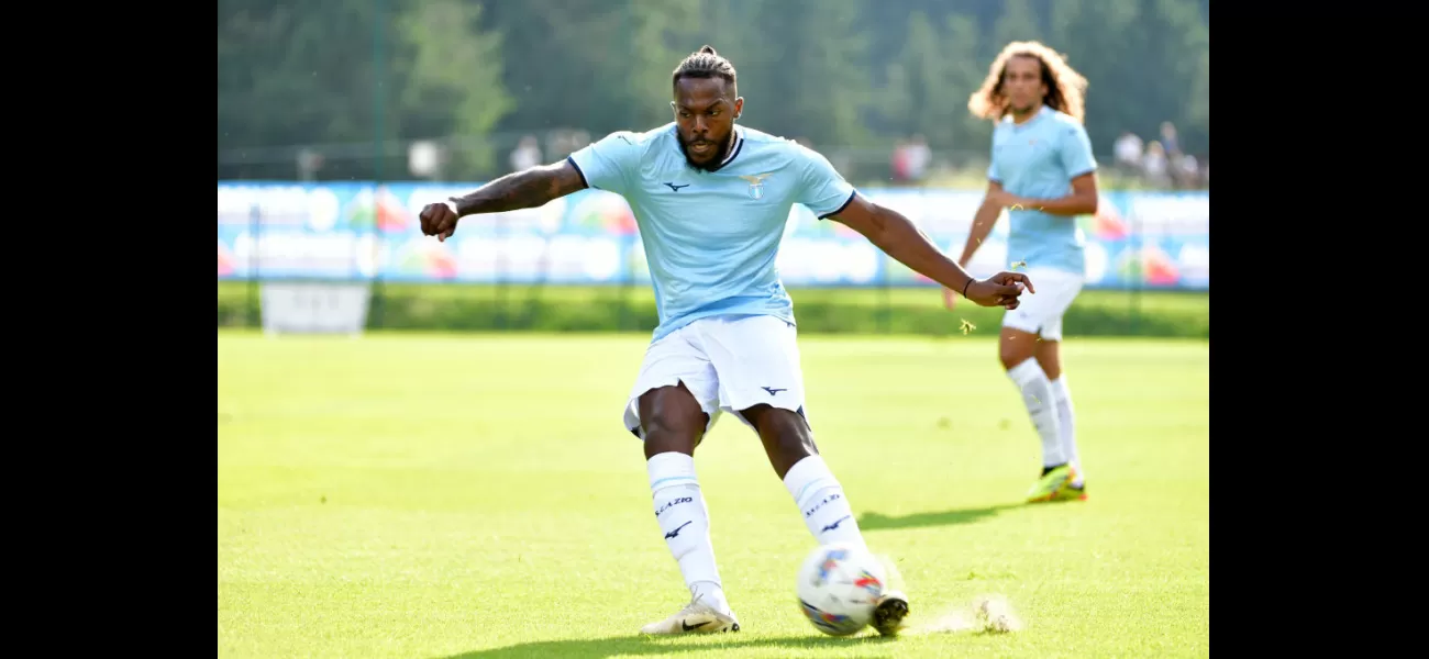 A new player for Arsenal suffered an injury and had to leave the game after only 22 minutes in his debut for the loan club.