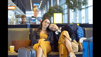 Tips for handling flight delays: get free rebooking and compensation.