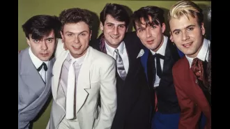 Famous 80s musician would feel ill if he were invited to tour with band once more.