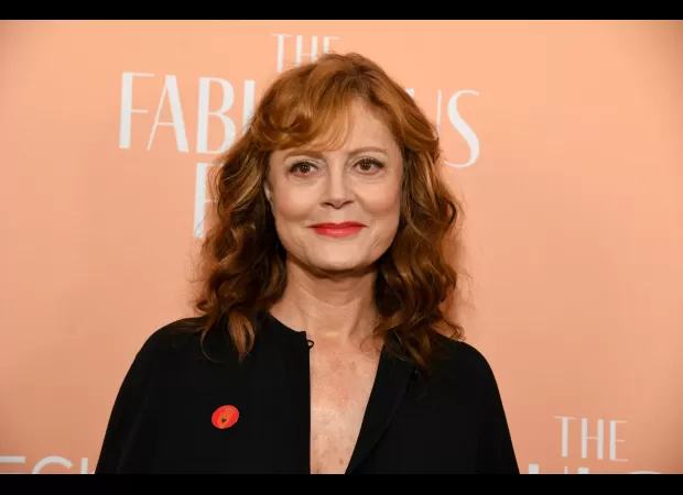 Two actresses, Susan Sarandon and Bette Midler, are rumored to have a 'feud' as they avoid each other at the premiere for their new film.