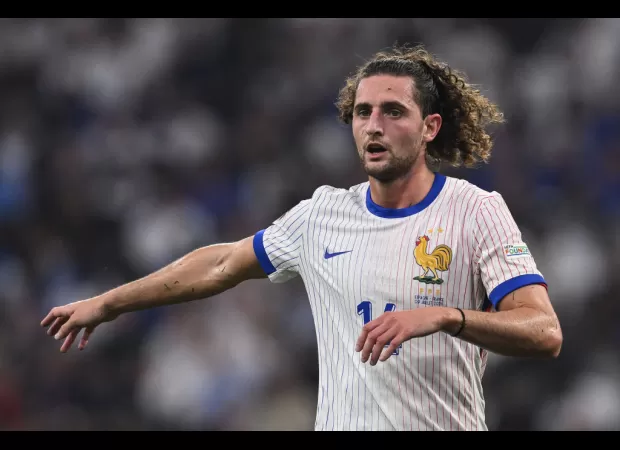 Man United looking to sign player who dodged them in 2022, but now they're interested.