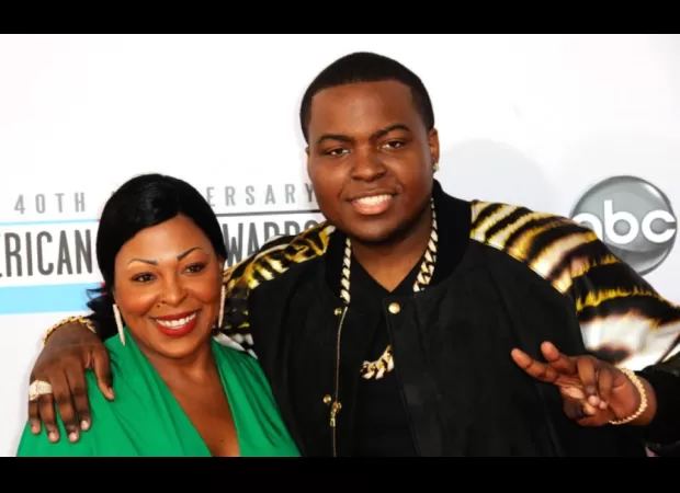 Sean Kingston and his mother face federal fraud charges.