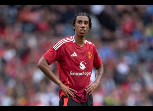 Onana praises Yoro's display in Man Utd friendly win against Rangers.