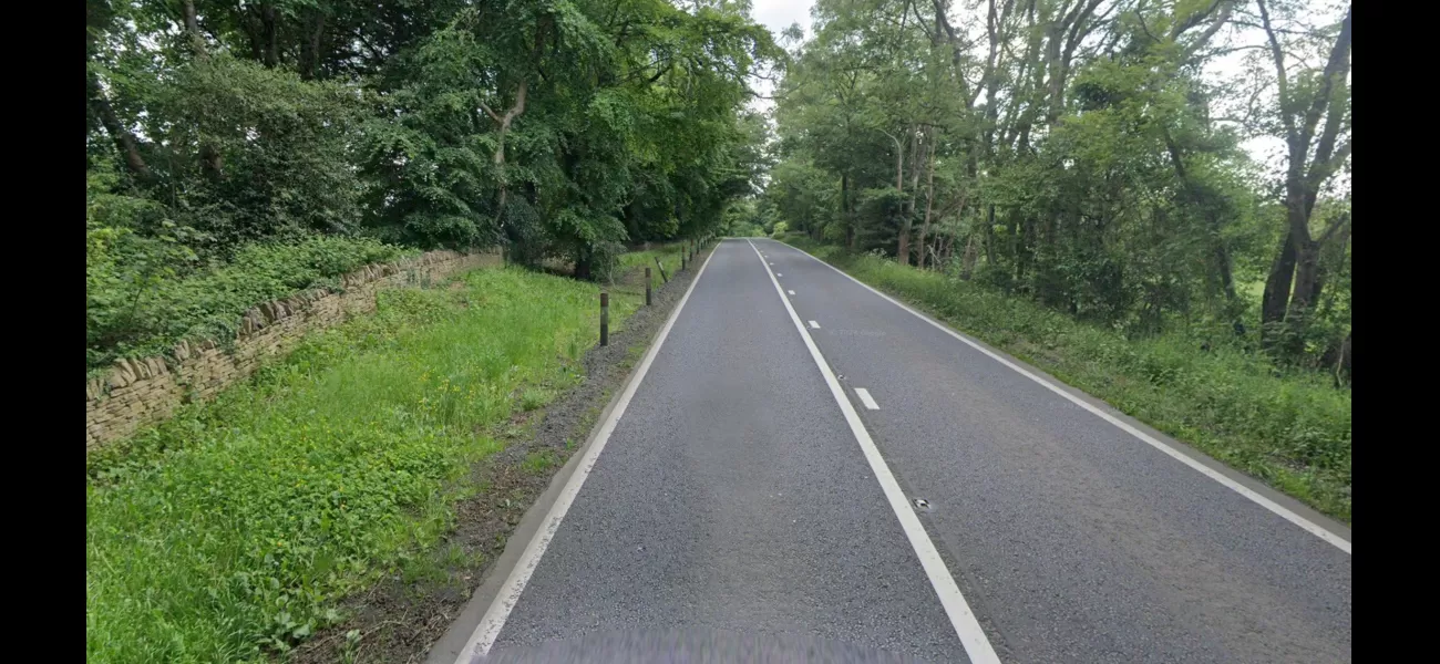 4 men died in car crash with tree in early morning hours.