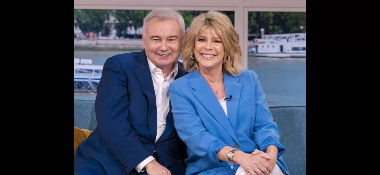 Despite splitting from Ruth Langsford, Eamonn Holmes continues to wear his wedding ring after almost 2 months.