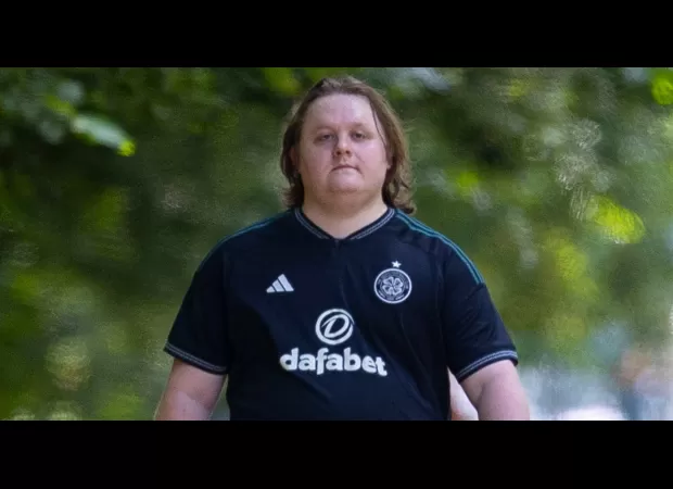 Singer Lewis Capaldi runs into a sci-fi icon while taking a break from his career in a park.