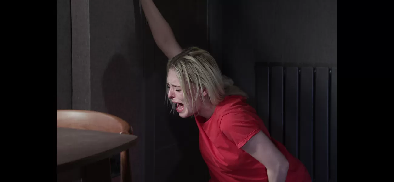 A pregnant woman named Lauren collapses in pain on Coronation Street, leading to a tragic situation.