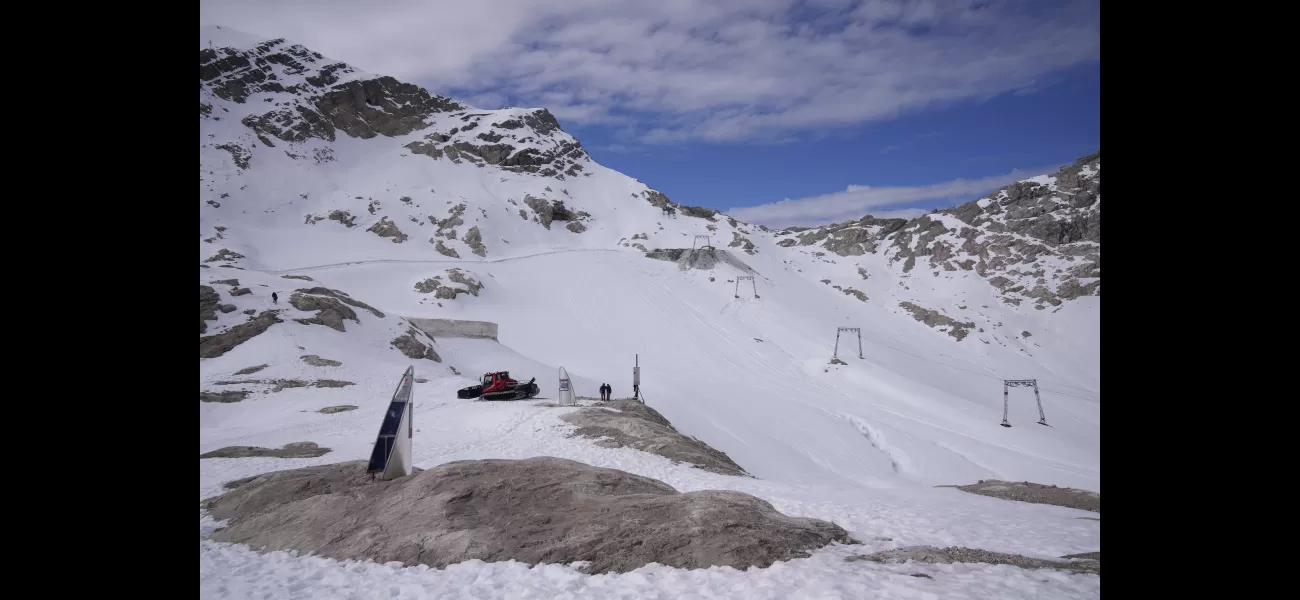 A man was killed when he was hit by lightning while on Germany's tallest mountain.