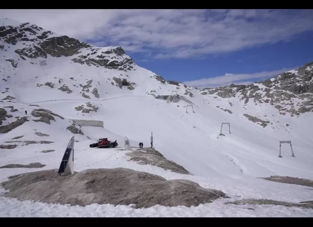 A man was killed when he was hit by lightning while on Germany's tallest mountain.