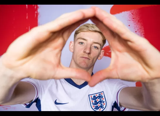 Eddie Howe, manager of Newcastle United, cautions Liverpool about trying to acquire Anthony Gordon.