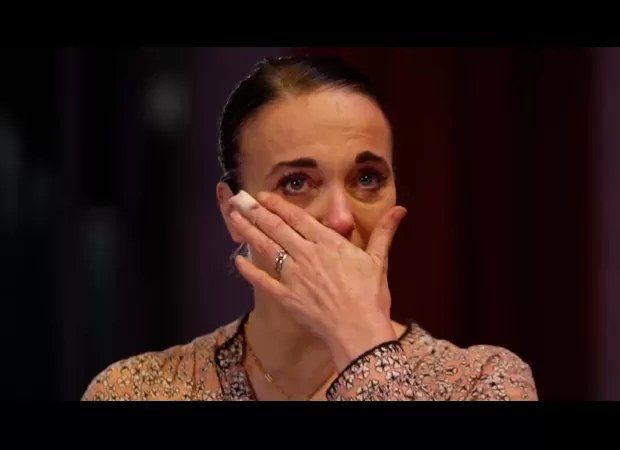 Actress Amanda Abbington got emotional when discussing the Strictly scandal during her first TV appearance addressing the issue.