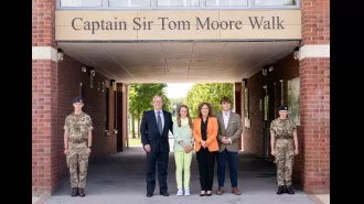The daughter of Captain Tom is facing the dissolution of her company.