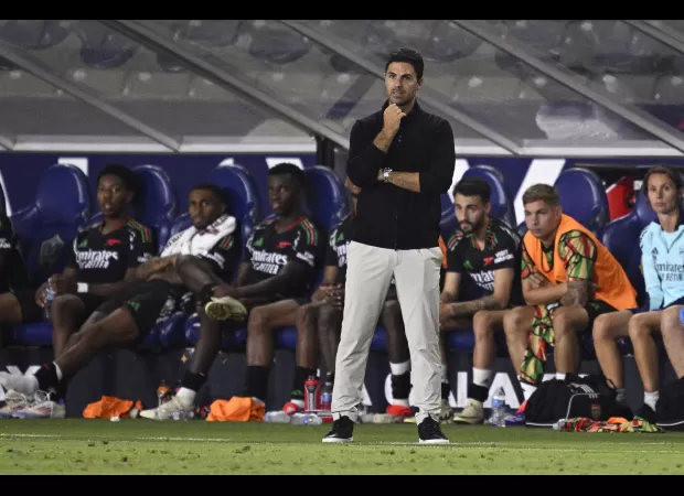 Arteta provides news on potential transfers for Smith Rowe and Calafiori.