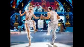 Zara McDermott bravely performed on Strictly Come Dancing despite having a broken leg.