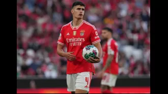 Man Utd interested in signing Antonio Silva as their initial offer for Matthijs de Ligt is turned down.